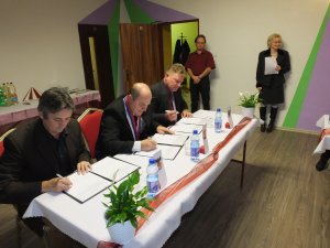 Podpísanie zmluvy o partnerstve a spolupráci-Partnerségi és együttműkodési szerződés aláírása